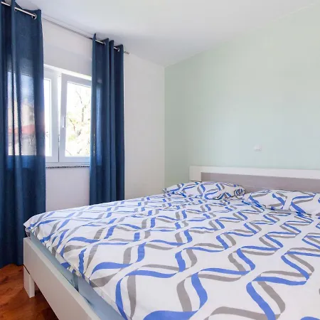Apartment Renato - Nov115 By Interhome *